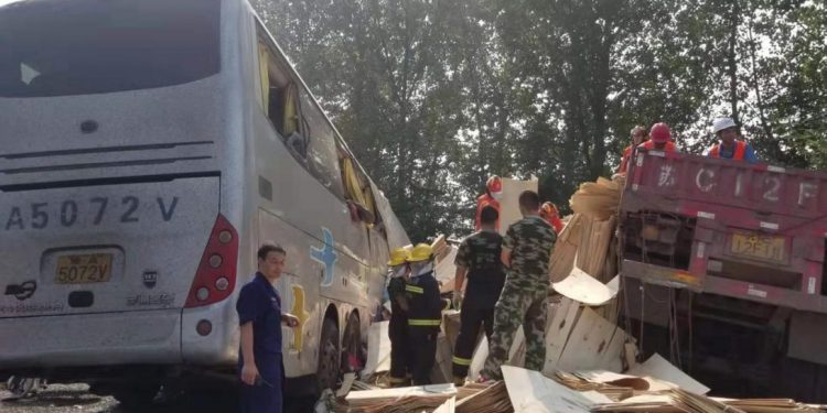 Κίνα: Σύγκρουση λεωφορείου με φορτηγό – Τουλάχιστον 36 νεκροί
