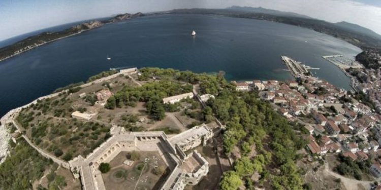 ΣΦΑΚΤΗΡΙΑ: Το άγνωστο ελληνικό νησί με το αποτρόπαιο όνομα και την ιστορία γεμάτη αίμα