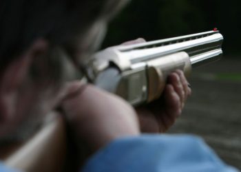 Κυνηγός πυροβόλησε κατά λάθος συγχωριανό του