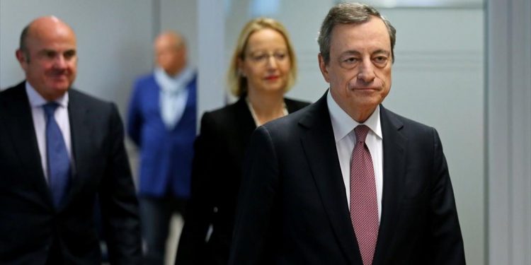 Nτράγκι σε FT: Ζητεί δημοσιονομική ένωση- τι λέει για την Ελλάδα