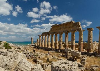 Ο λόγος που οι αρχαίοι Έλληνες έχτιζαν ναούς πάνω σε σεισμικά ρήγματα
