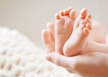 Εξαρθρώθηκε «φάμπρικα» παράνομων υιοθεσιών και εμπορίας ωαρίων στη Θεσσαλονίκη