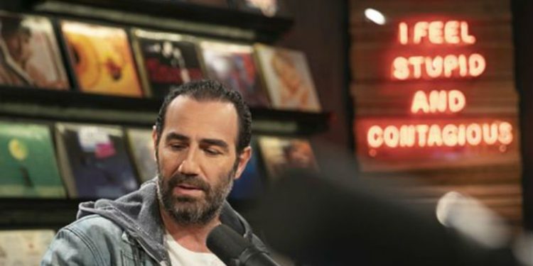 Πότε επιστρέφουν οι «Αρβύλα» και το «Βινύλιο» στον ΣΚΑΪ – News.gr