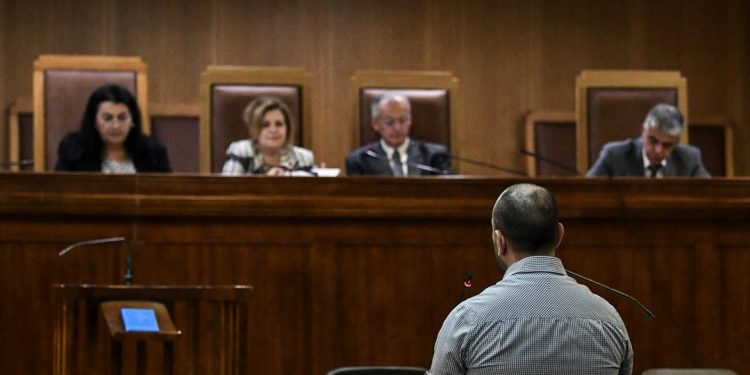 Χρυσή Αυγή: Συνεχίζονται οι απολογίες κατηγορουμένων για ένταξη σε εγκληματική οργάνωση