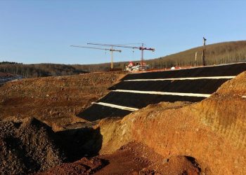 ΥΠΕΝ: «Πράσινο φως» για τις άδειες στις Σκουριές