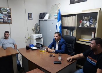 Συνάντηση Αντιπεριφερειάρχη Αγρ. Ανάπτυξης Θ. Βασιλόπουλου με αγρότες στα Καλυβάκια Π.Ε.  Ηλείας