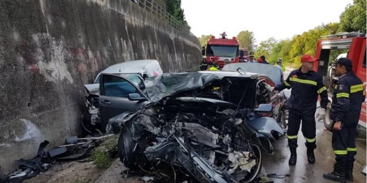 Τρομακτικό τροχαίο με δύο νεκρούς στην εθνική οδό Πατρών-Πύργου – News.gr