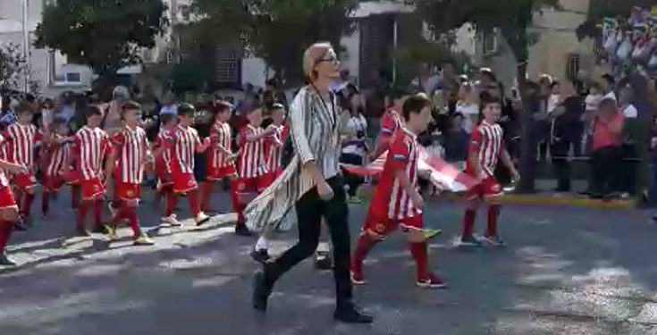 Παρέλαση στο Κερατσίνι με τα χρώματα του Ολυμπιακού