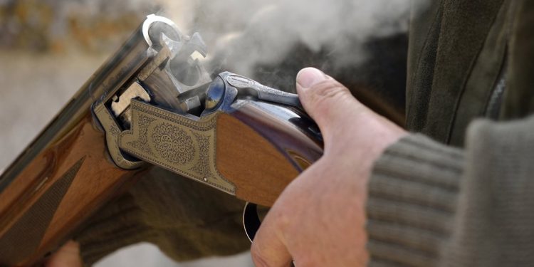 Άνδρας αυτοπυροβολήθηκε με το δίκαννο του πατέρα του στο Ξηρόμερο – News.gr