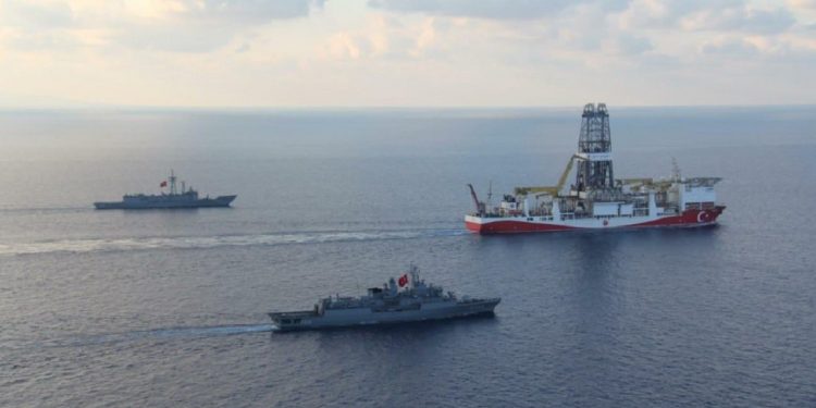 Συνοδεία δύο τουρκικών πολεμικών πλοίων το «Γιαβούζ» στην κυπριακή ΑΟΖ – News.gr