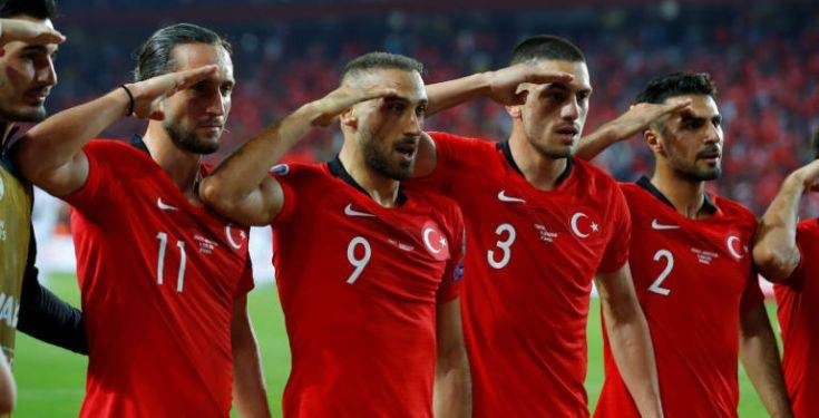 Πανηγύρισαν στρατιωτικά οι Τούρκοι διεθνείς ποδοσφαιριστές – Newsbeast