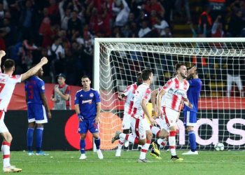Ερυθρός Αστέρας-Ολυμπιακός: Κατέρρευσαν μετά την αποβολή οι Πειραιώτες, ήττα με 3-1 στο Βελιγράδι