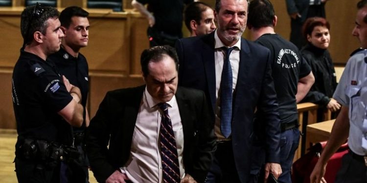 «Φασιστάκι, καραγκιόζη, βλάκα» – News.gr