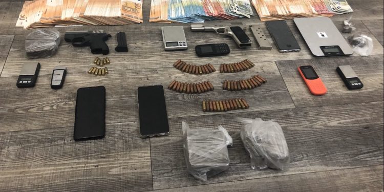 Εξαρθρώθηκε εγκληματική οργάνωση που διακινούσε ναρκωτικά στην Αχαΐα (φωτος)