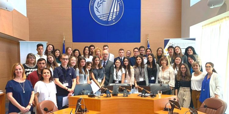 ΠΕΡΙΦΕΡΕΙΑ ΔΥΤΙΚΗΣ ΕΛΛΑΔΑΣ: Σε ρόλο Ευρωβουλευτή, μαθητές Λυκείων της Πάτρας, στο πλαίσιο της «Προσομοίωσης του Ευρωπαϊκού Κοινοβουλίου»