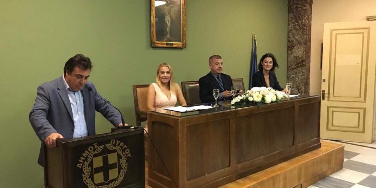 ΔΗΜΟΣ ΠΥΡΓΟΥ: “Η Φιλοσοφημένη Γυναίκα”