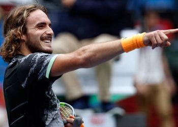 Στέφανος Τσιτσιπάς: Στα ημιτελικά του Shanghai Masters με μεγάλη ανατροπή επί του Τζόκοβιτς