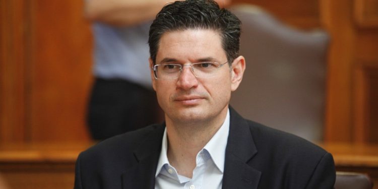 ΔΙΟΝΥΣΗΣ ΚΑΛΑΜΑΤΙΑΝΟΣ: “Δίκαιη και βιώσιμη ανάπτυξη δεν μπορεί να υπάρξει με κατάργηση εργασιακών δικαιωμάτων και μειώσεις μισθών”