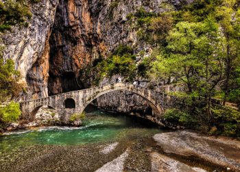 Σκηνικό άγριας ομορφιάς στο Γεφύρι της Πορτίτσας – Newsbeast