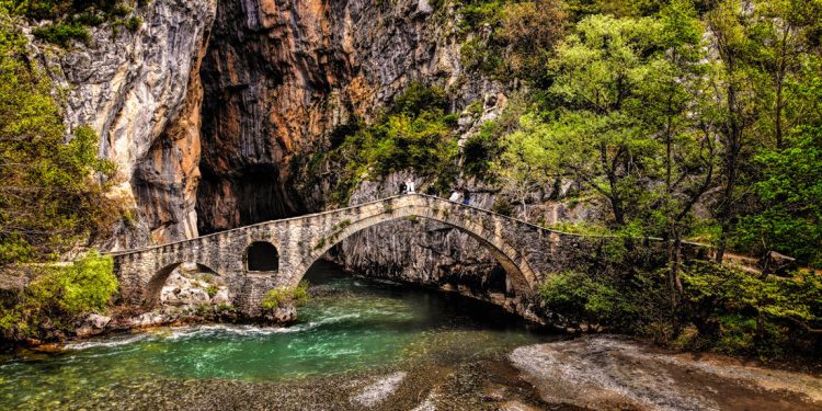 Σκηνικό άγριας ομορφιάς στο Γεφύρι της Πορτίτσας – Newsbeast