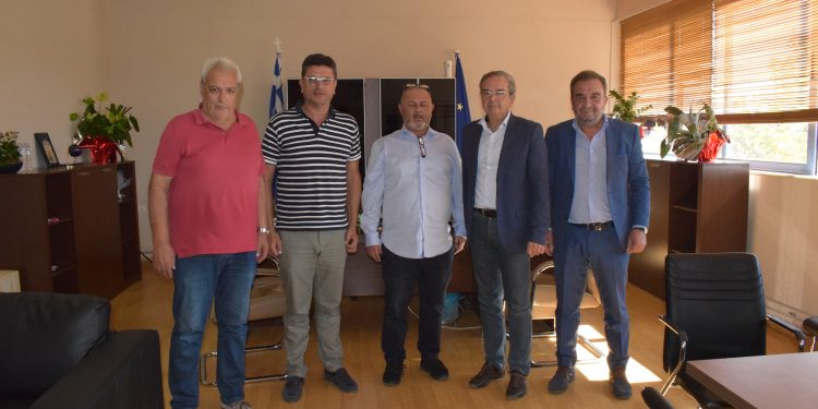 ΔΗΜΟΣ ΑΝΔΡΑΒΙΔΑΣ – ΚΥΛΛΗΝΗΣ: Συνάντηση Δημάρχου με τον Διευθυντή του ΤΑΠ Ηλείας