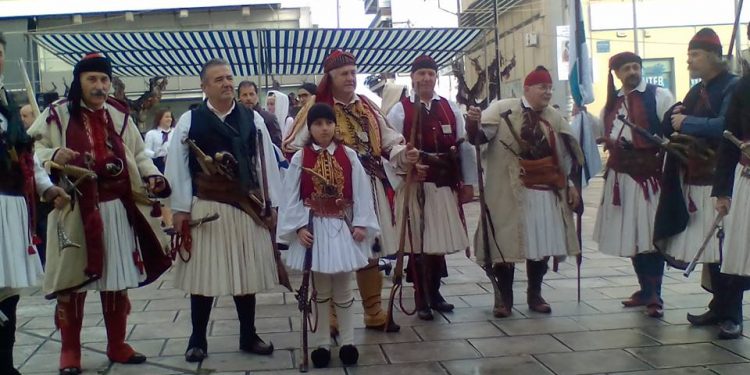 ΣΚΟΠΕΥΤΙΚΟΣ ΟΜΙΛΟΣ ΠΑΡΑΔΟΣΙΑΚΩΝ ΟΠΛΩΝ ΠΑΤΡΑΣ – ΕΡΕΥΝΑΣ – ΦΟΡΕΣΙΑΣ ΚΑΙ ΑΡΜΑΤΩΝ 1821:‘Ενας ιστορικός σύλλογος με πολύπλευρη δράση!