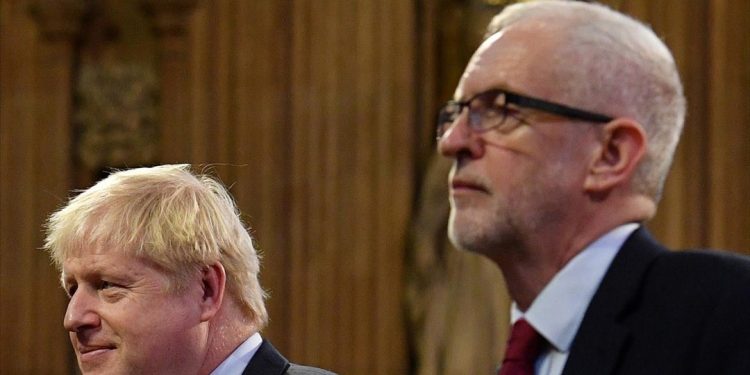 Brexit: Ο Τζόνσον είπε «ναι» στην αναβολή – Πιέζει για εκλογές