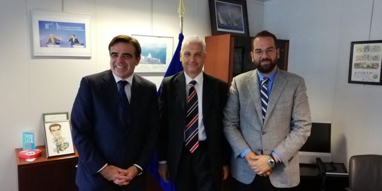 Μπαράζ επαφών του περιφερειάρχη Ν. Φαρμάκη στις Βρυξέλλες