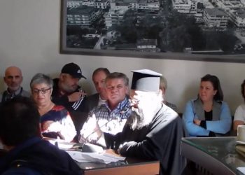 Στη Σκύδρα απειλούν με... καραμπίνες στον ερχομό προσφύγων