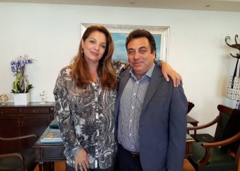 Ο Δήμαρχος Πύργου στη πρόεδρο του Ε.Ο.Τ.