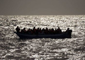 Τι πιστεύουν οι Έλληνες για τη μετανάστευση, τις ΜΚΟ και τους πρόσφυγες