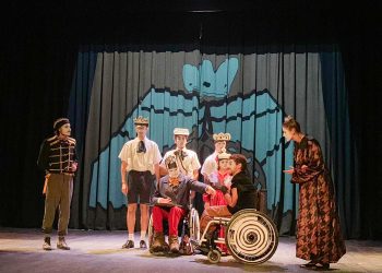 Με επιτυχία η Θεατρική Παράσταση παράσταση «Hubu Re» για την κοινωνική ένταξη των ΑμεΑ