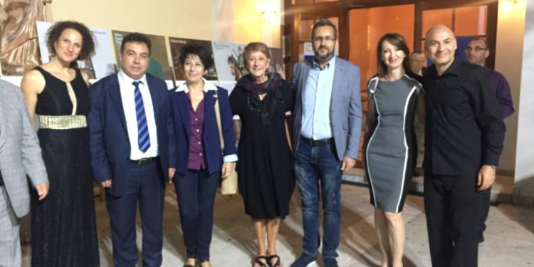 ΔΗΜΟΣ ΠΥΡΓΟΥ: Η Τσεχία στη σκηνή του Θεάτρου “ΑΠΟΛΛΩΝ”