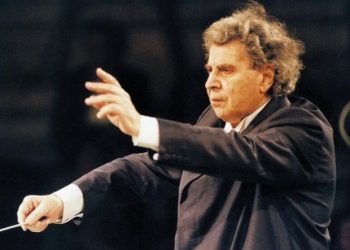 ΔΗΜΟΣ ΠΥΡΓΟΥ: “Αναμνήσεις ενός κοριτσιού” με τραγούδια του Μίκη Θεοδωράκη