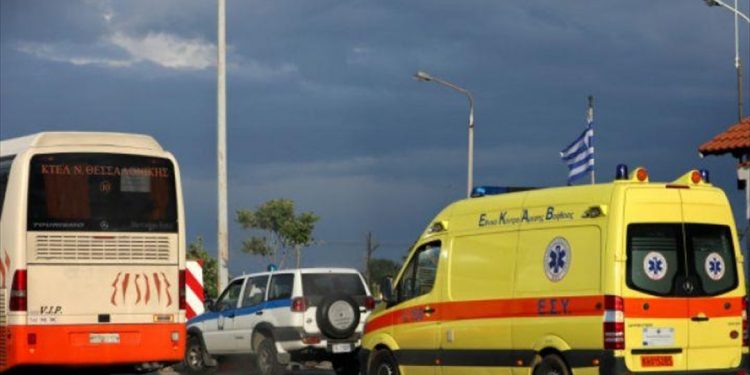 Τροχαίο με λεωφορείο του ΚΤΕΛ στην ε.ο. Θεσσαλονίκης-Έδεσσας, 12 τραυματίες
