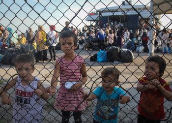 Άλλα 4.000 άτομα θα μεταφερθούν στην ενδοχώρα – News.gr