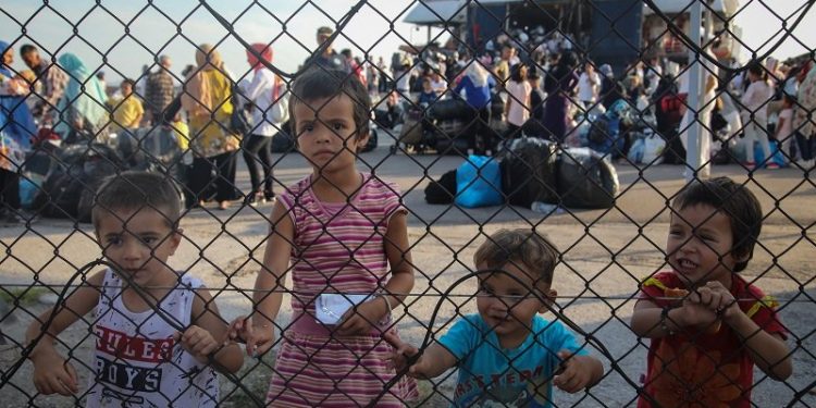 Άλλα 4.000 άτομα θα μεταφερθούν στην ενδοχώρα – News.gr