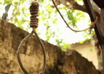 ΠΥΡΓΟΣ: Άνδρας βρέθηκε κρεμασμένος σε δέντρο