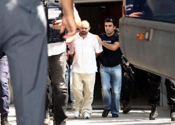 Δεν κρατώ ευαγγέλιο, μα τουφέκι, λήστευα τράπεζες, τραυμάτισα αστυνομικούς – News.gr