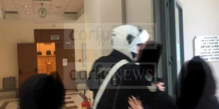 Φυγαδεύτηκε ο ιερέας που κατηγορείται ότι ασέλγησε σε ανήλικη – News.gr