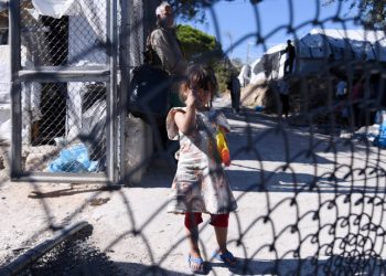 «Οι δομές φιλοξενίας στα ελληνικά νησιά είναι στο χείλος της καταστροφής»