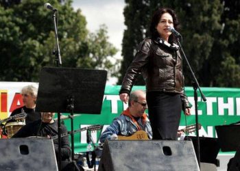 Πέθανε η τραγουδίστρια και ηθοποιός Σωτηρία Λεονάρδου – Newsbeast