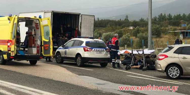 Πάνω από 80 μετανάστες εντοπίστηκαν σε φορτηγό στην Ξάνθη – News.gr