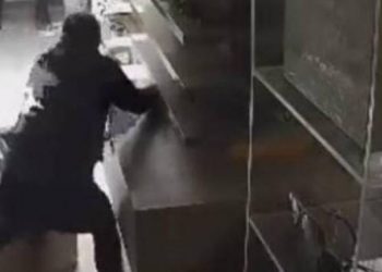 ΓΑΣΤΟΥΝΗ: Συνελήφθη ημεδαπός για κλοπές και φθορές ξένης ιδιοκτησίας σε καταστήματα