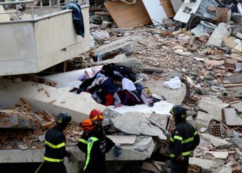 Τρεις σοροί σε τετραώροφο κτίριο, στους 45 οι νεκροί – News.gr
