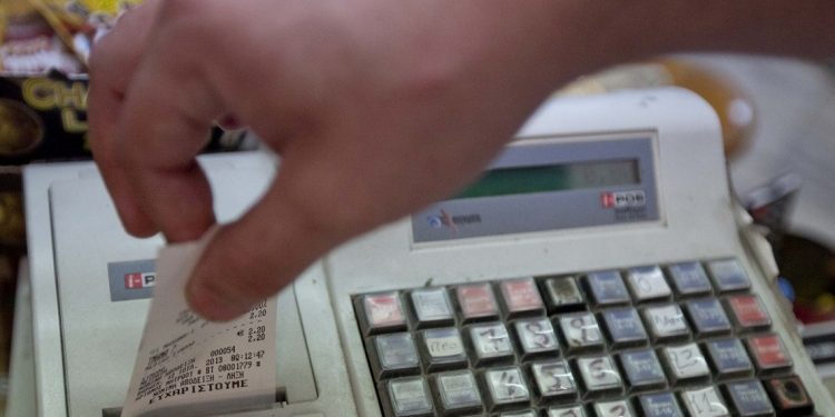 Κύκλωμα έκρυβε έσοδα 25 εκατ. ευρώ μέσω των ταμειακών μηχανών – News.gr