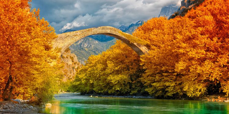 Φθινοπωρινές εικόνες στον ποταμό Αώο – Newsbeast