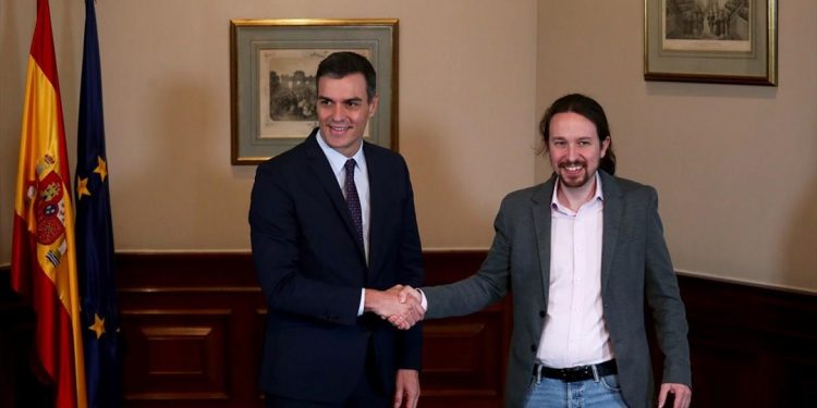 Ισπανία: Συμφωνία Σοσιαλιστών – Podemos για «προοδευτική» κυβέρνηση συνασπισμού