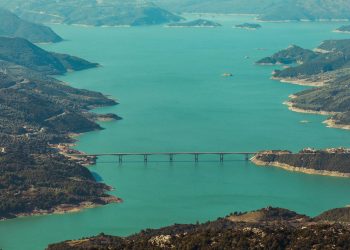 Ένα υπέροχο σκηνικό στη μεγαλύτερη τεχνητή λίμνη της Ελλάδας – Newsbeast