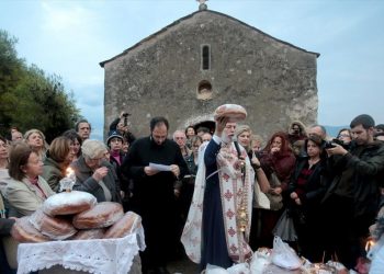 Παναγία Μεσοσπορίτισσα: Ένα έθιμο με πανάρχαιες ρίζες